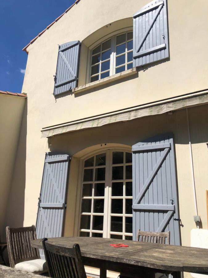 Magnifique Demeure Familiale Castries Exterior foto